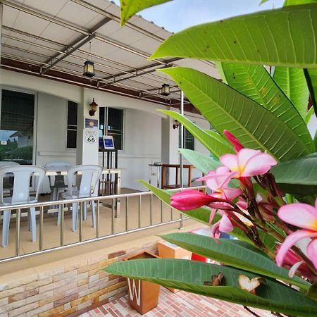 Nuch'S Apple Guest House Si Bun Ruang ภายนอก รูปภาพ