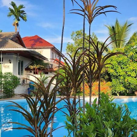 Nuch'S Apple Guest House Si Bun Ruang ภายนอก รูปภาพ