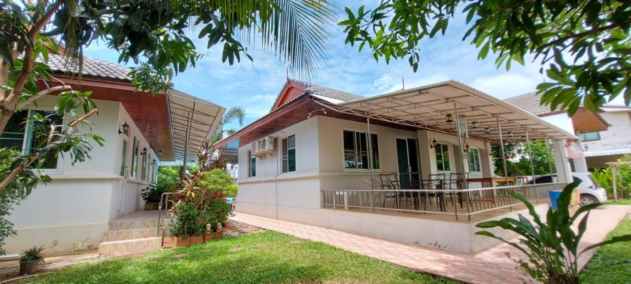 Nuch'S Apple Guest House Si Bun Ruang ภายนอก รูปภาพ