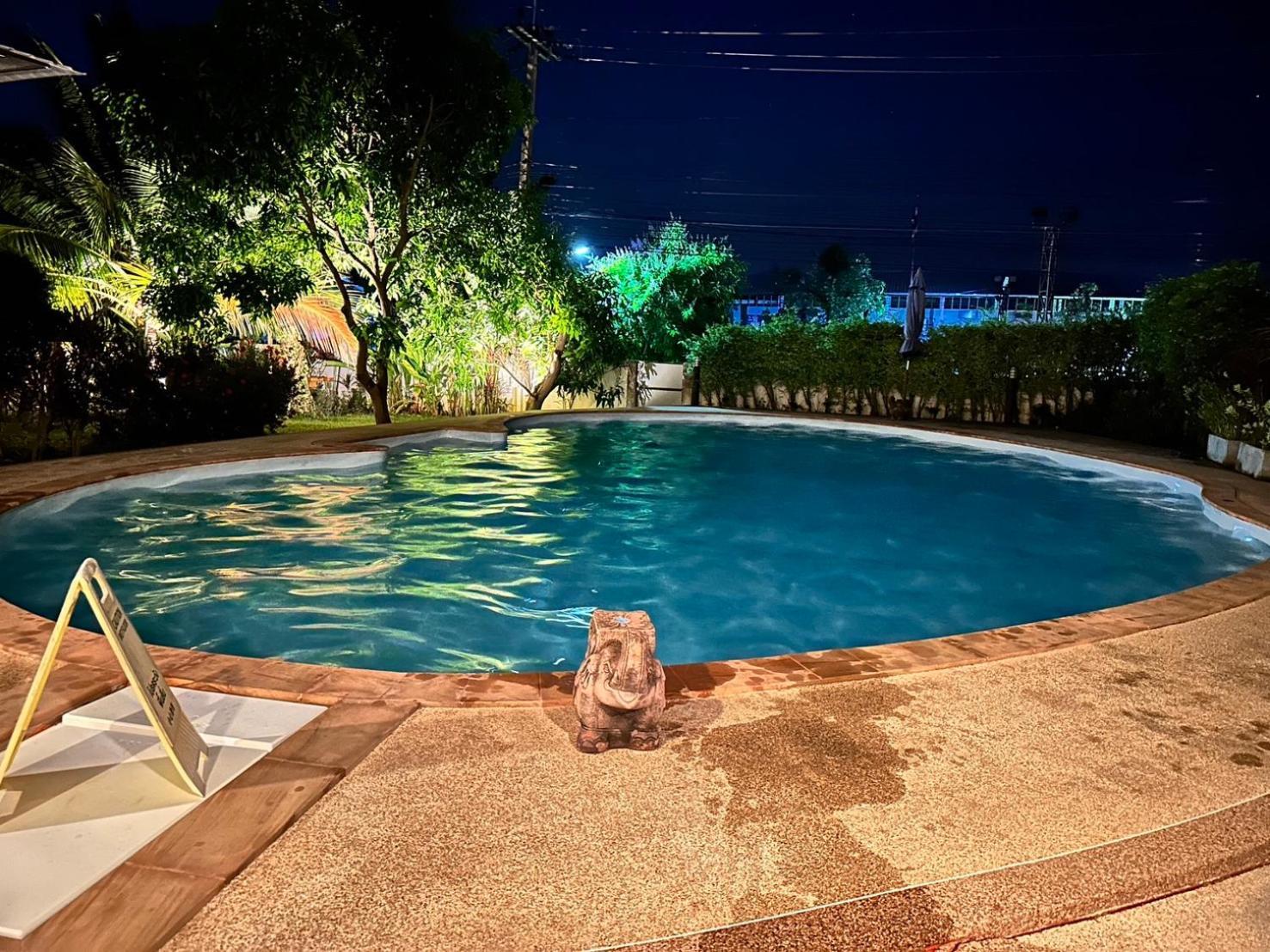 Nuch'S Apple Guest House Si Bun Ruang ภายนอก รูปภาพ