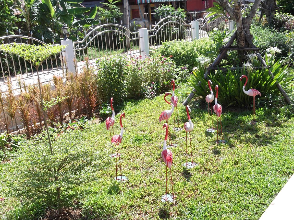 Nuch'S Apple Guest House Si Bun Ruang ภายนอก รูปภาพ