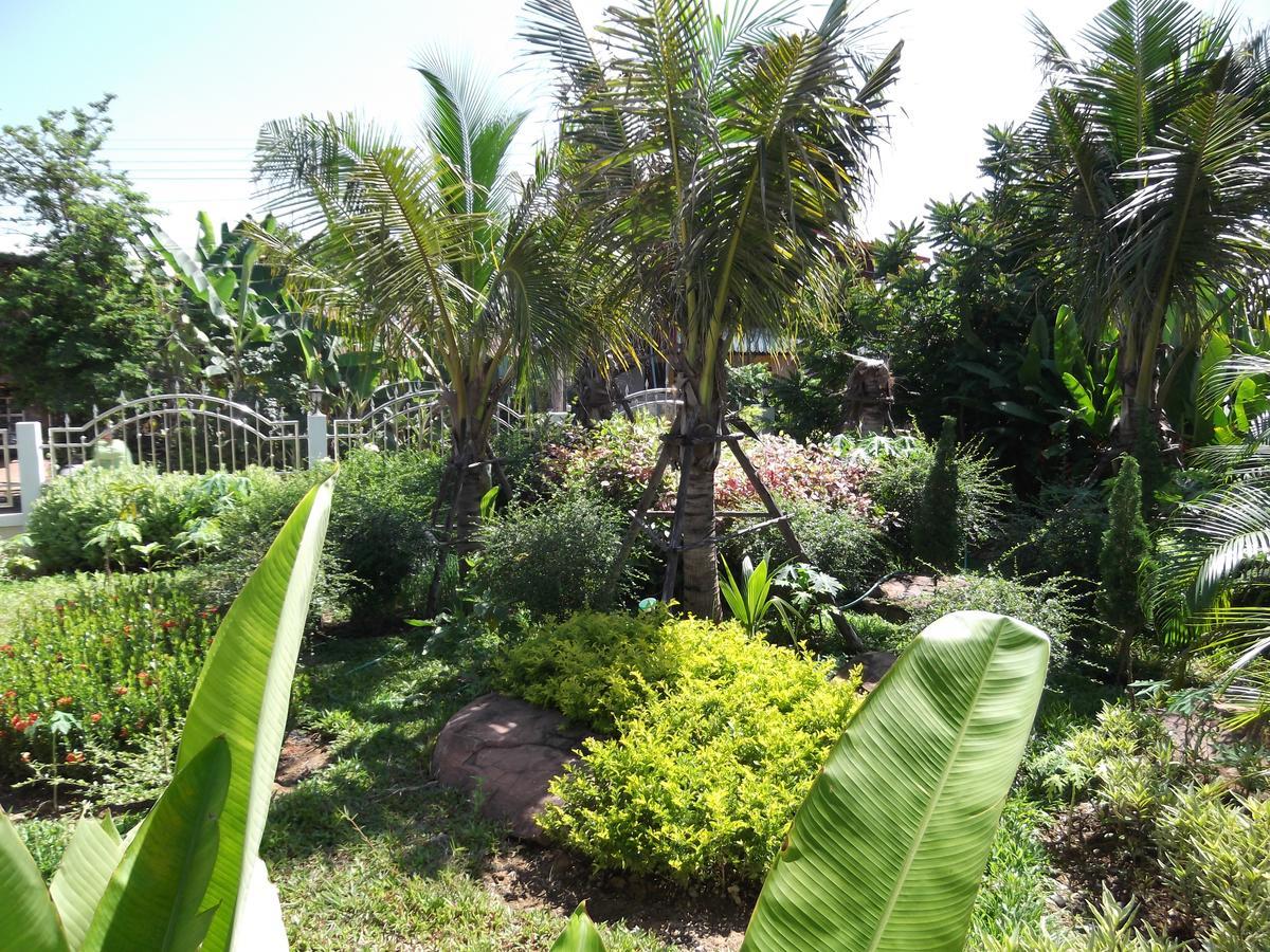 Nuch'S Apple Guest House Si Bun Ruang ภายนอก รูปภาพ