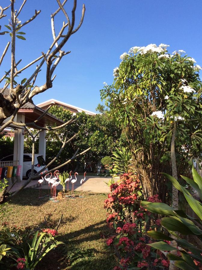 Nuch'S Apple Guest House Si Bun Ruang ภายนอก รูปภาพ