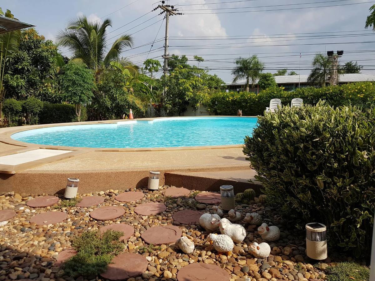 Nuch'S Apple Guest House Si Bun Ruang ภายนอก รูปภาพ