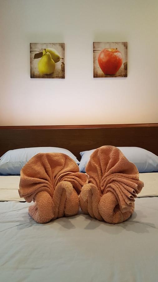 Nuch'S Apple Guest House Si Bun Ruang ภายนอก รูปภาพ
