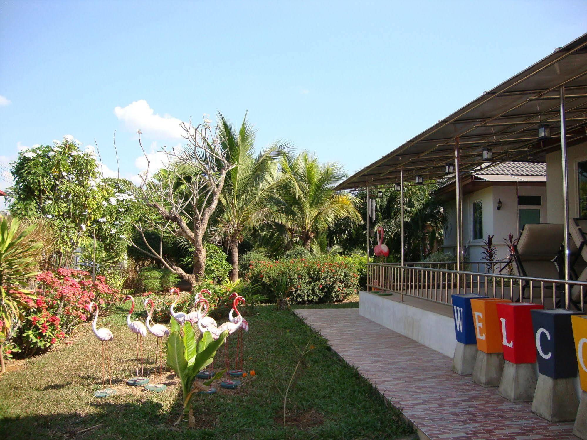 Nuch'S Apple Guest House Si Bun Ruang ภายนอก รูปภาพ