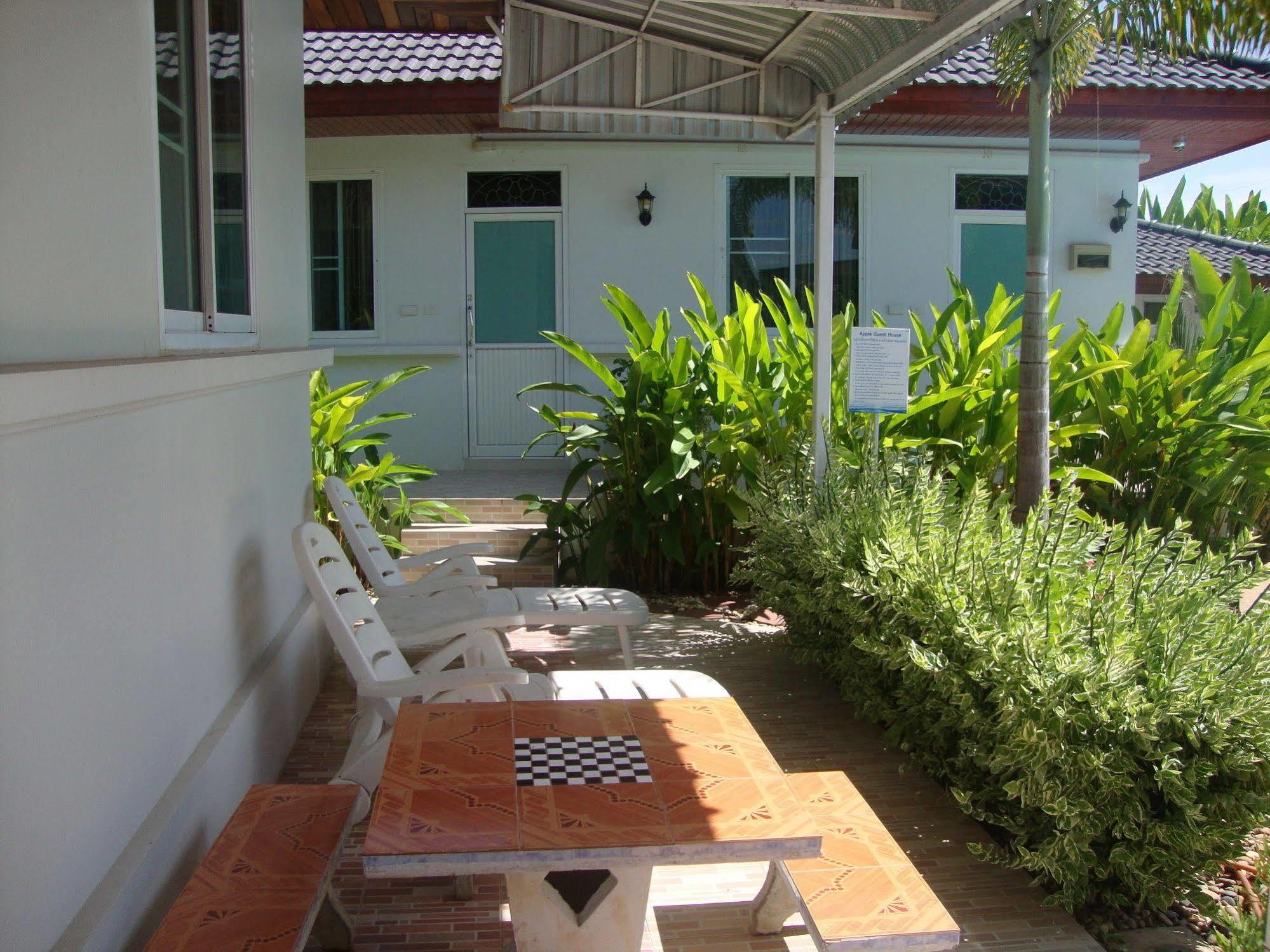 Nuch'S Apple Guest House Si Bun Ruang ภายนอก รูปภาพ